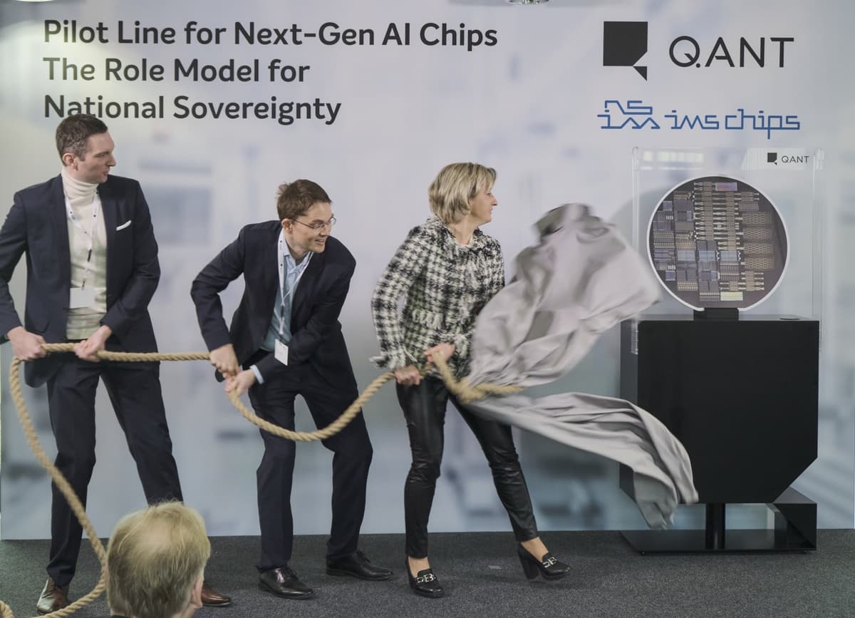 Q.ANT Launches First-of-its-Kind Photonic AI Chip Production Line in Stuttgart